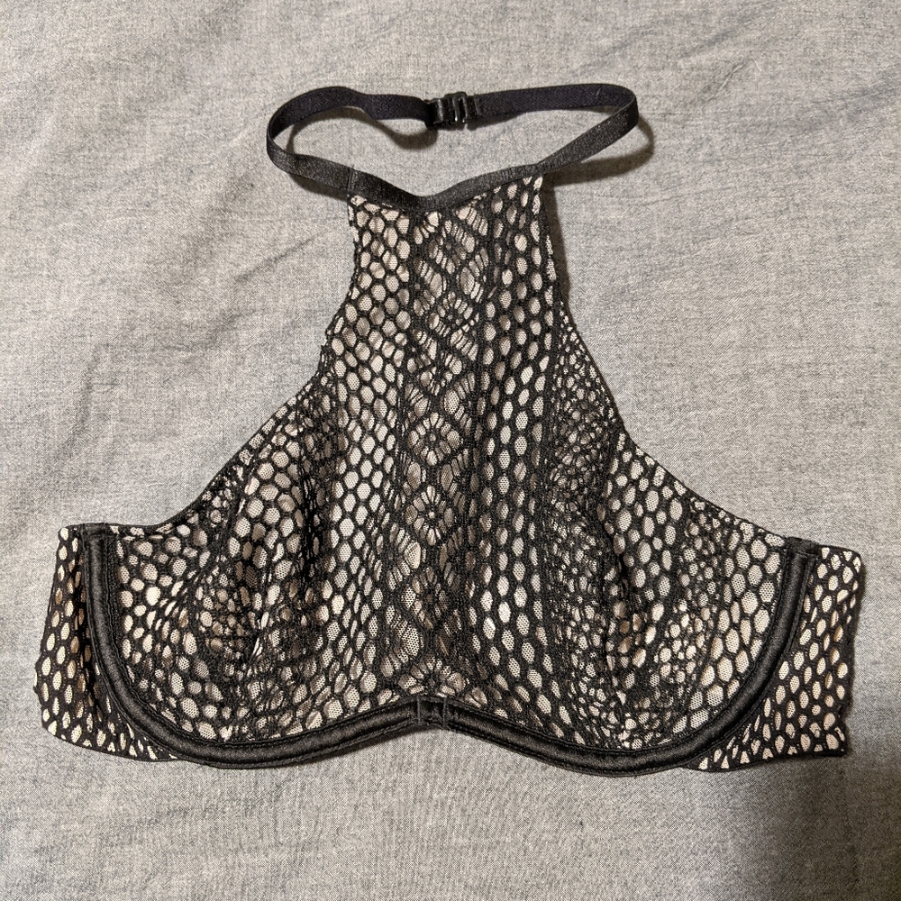 Victoria's secret black bralette - Picture 4 of 6